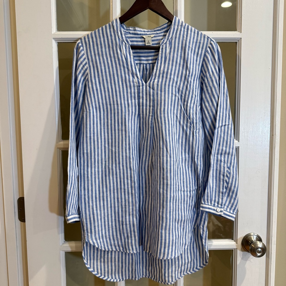 L.L. BEAN Linen Blue White Popover Small V Neck